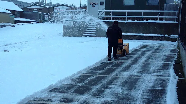 STIGA SNOW CUBE SNOW BLOWER